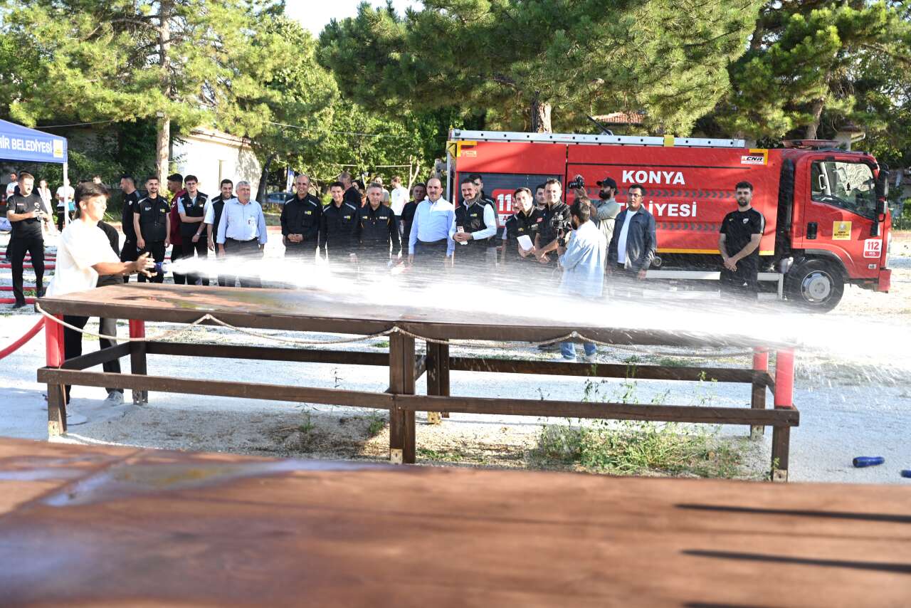 Konya'da afetlere karşı hazırlık zamanı! Başkan Altay gönüllülerle buluştu 7